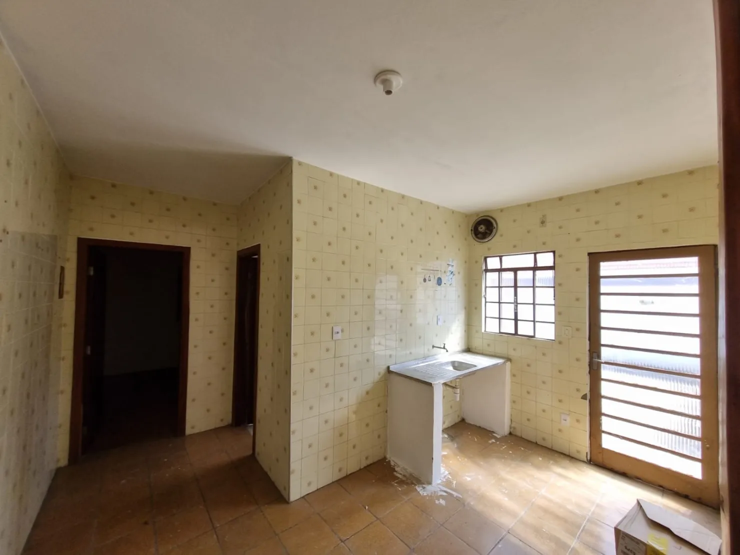 Imagem Casa à venda 2 Quartos, 3 Vagas, 250M², Vila Prado, Pindamonhangaba - SP