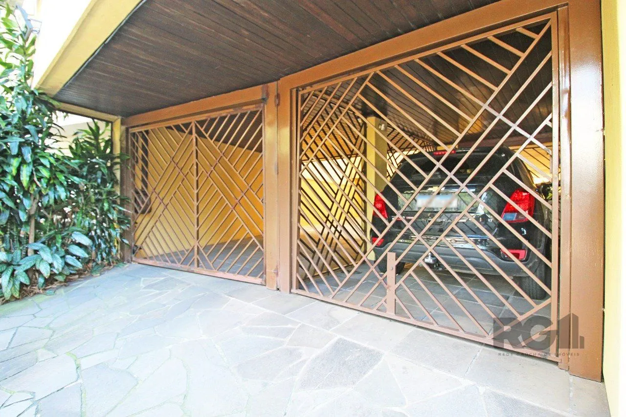 Imagem Cobertura duplex de 2 dormitórios garagem e semi-mobiliado, bairro Cidade Baixa.