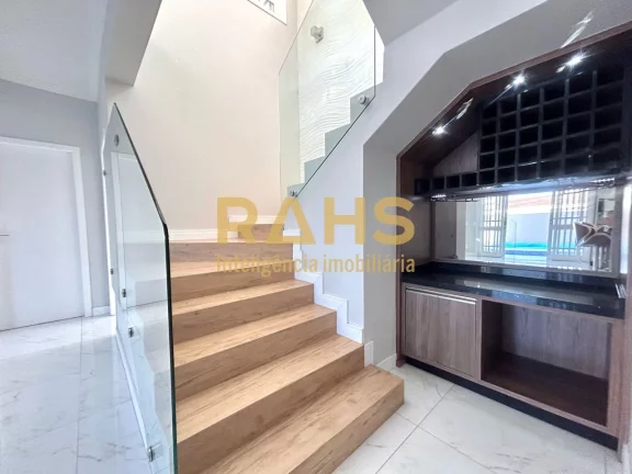 Imagem Excelente residência com 5 quartos, sendo 4 suítes, em condomínio fechado localizado no bairro Gl...