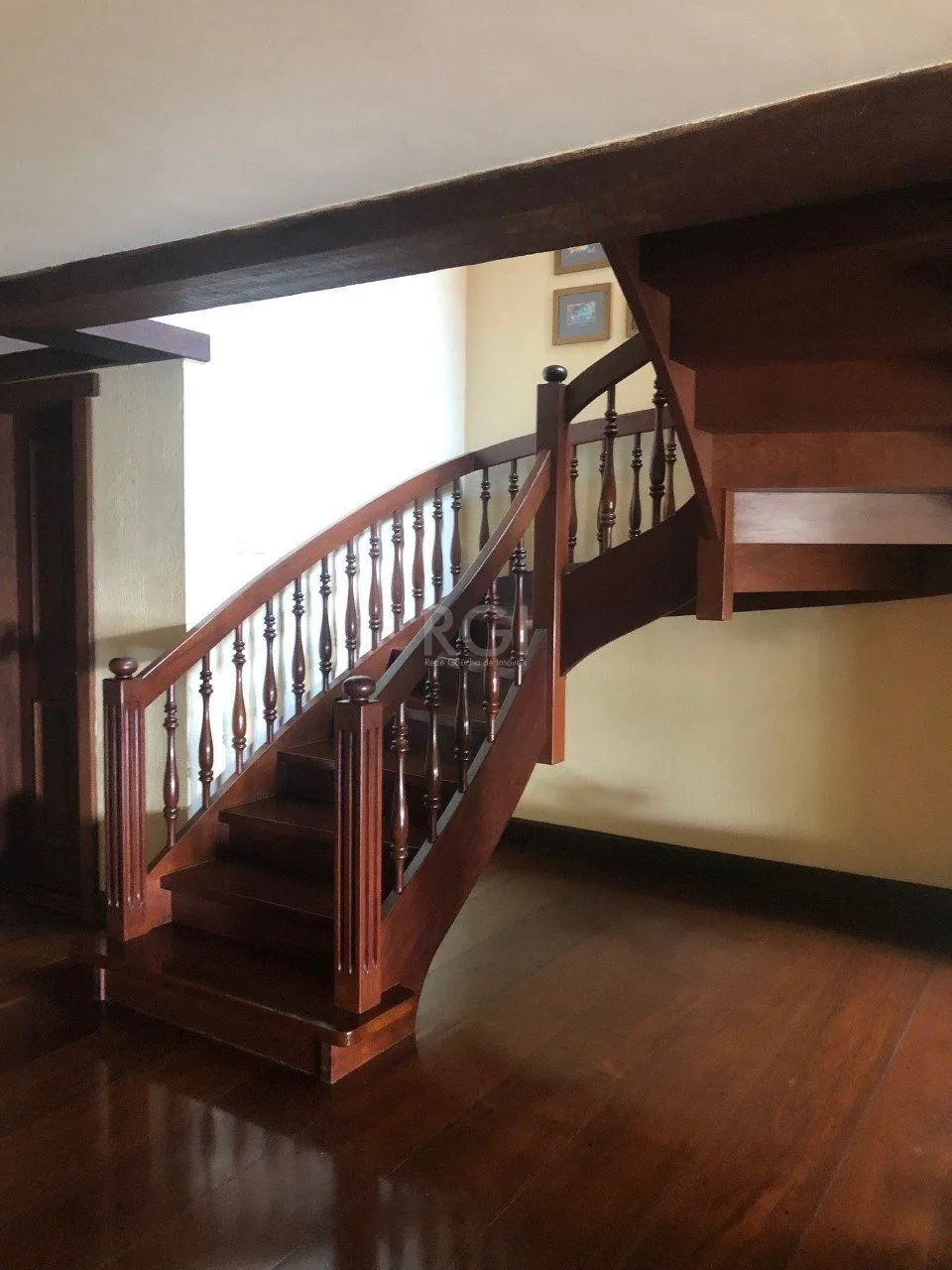 Imagem Casa Condominio para Venda - 420m², 3 dormitórios, sendo 3 suites, 2 vagas - Santa Tereza