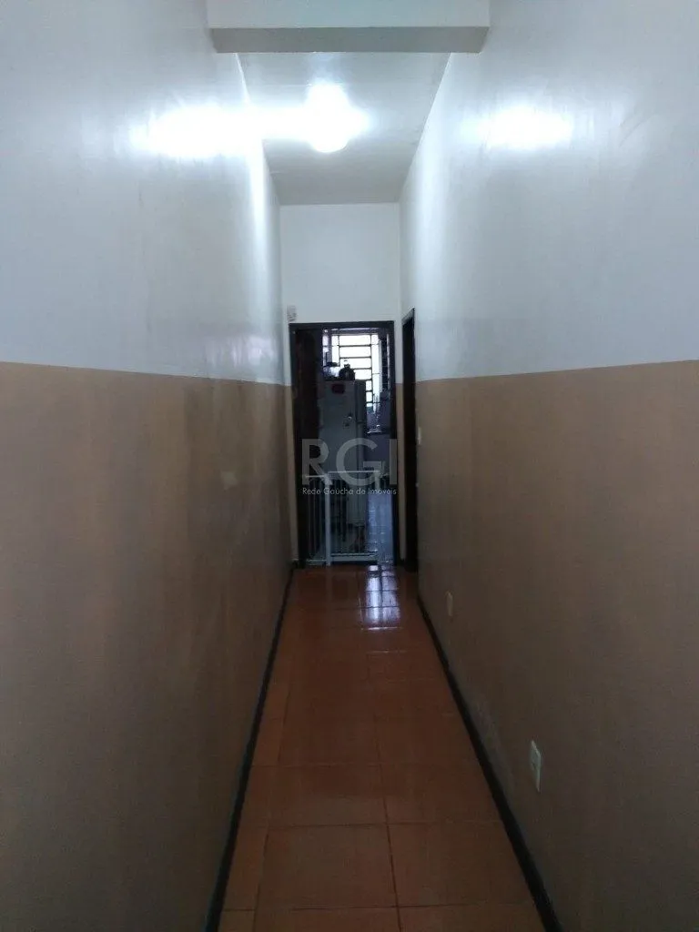 Imagem Casa para Venda - 265m², 5 dormitórios, sendo 2 suites, Floresta