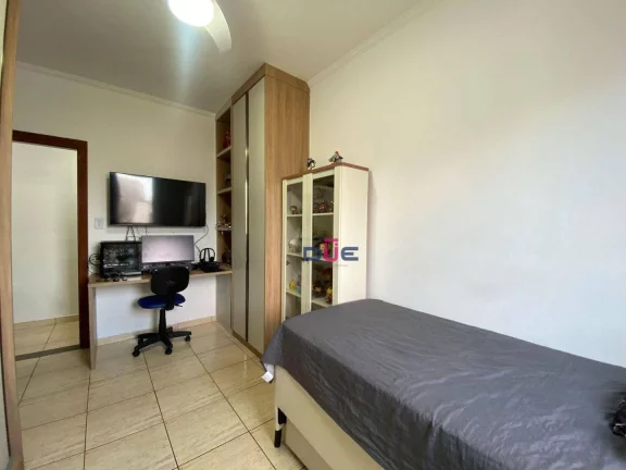 Imagem Apartamento com 2 dormitórios sendo 1 suíte, vaga demarcada, andar alto de frente. À venda, 107 m² por R$ 750.000 - Campo Grande - Santos/SP