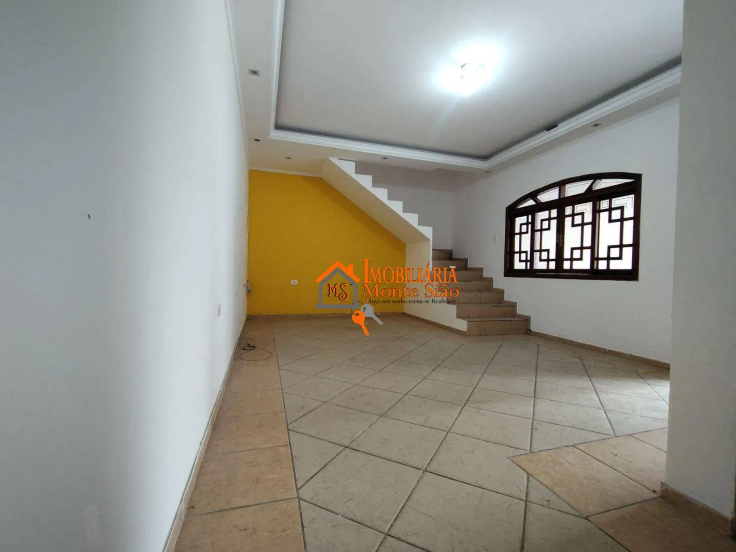 Imagem Sobrado com 3 dormitórios à venda, 200 m² por R$ 900.000,00 - Jardim Santa Clara - Guarulhos/SP