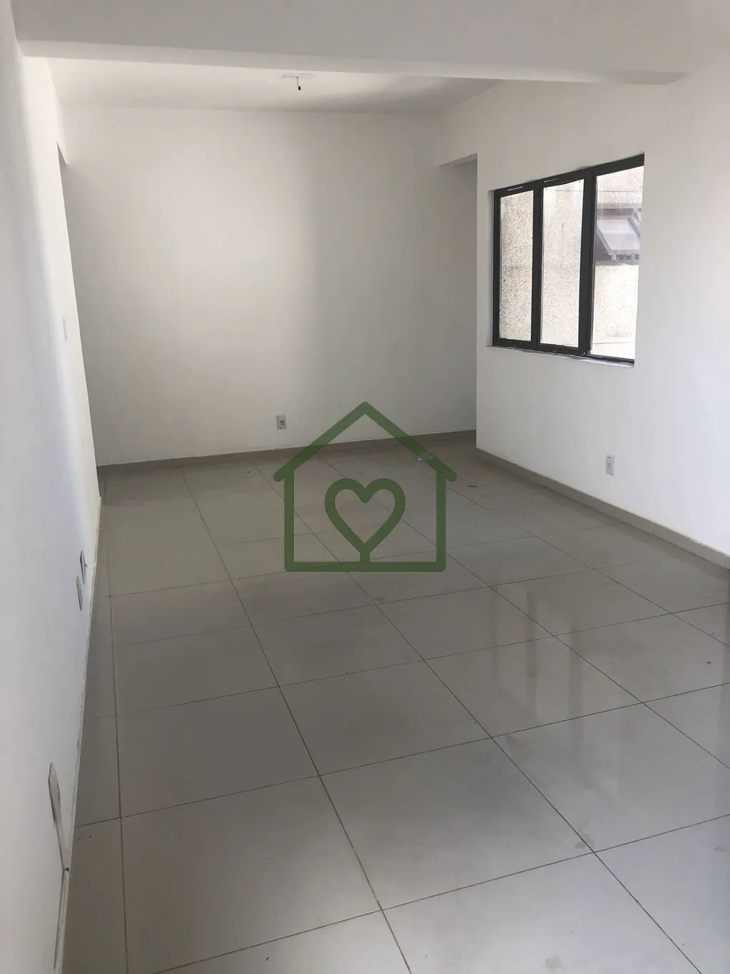 Imagem Sala comercial desocupada, com vista para o Guaíba, localização privilegiada, com 36 m² de área...