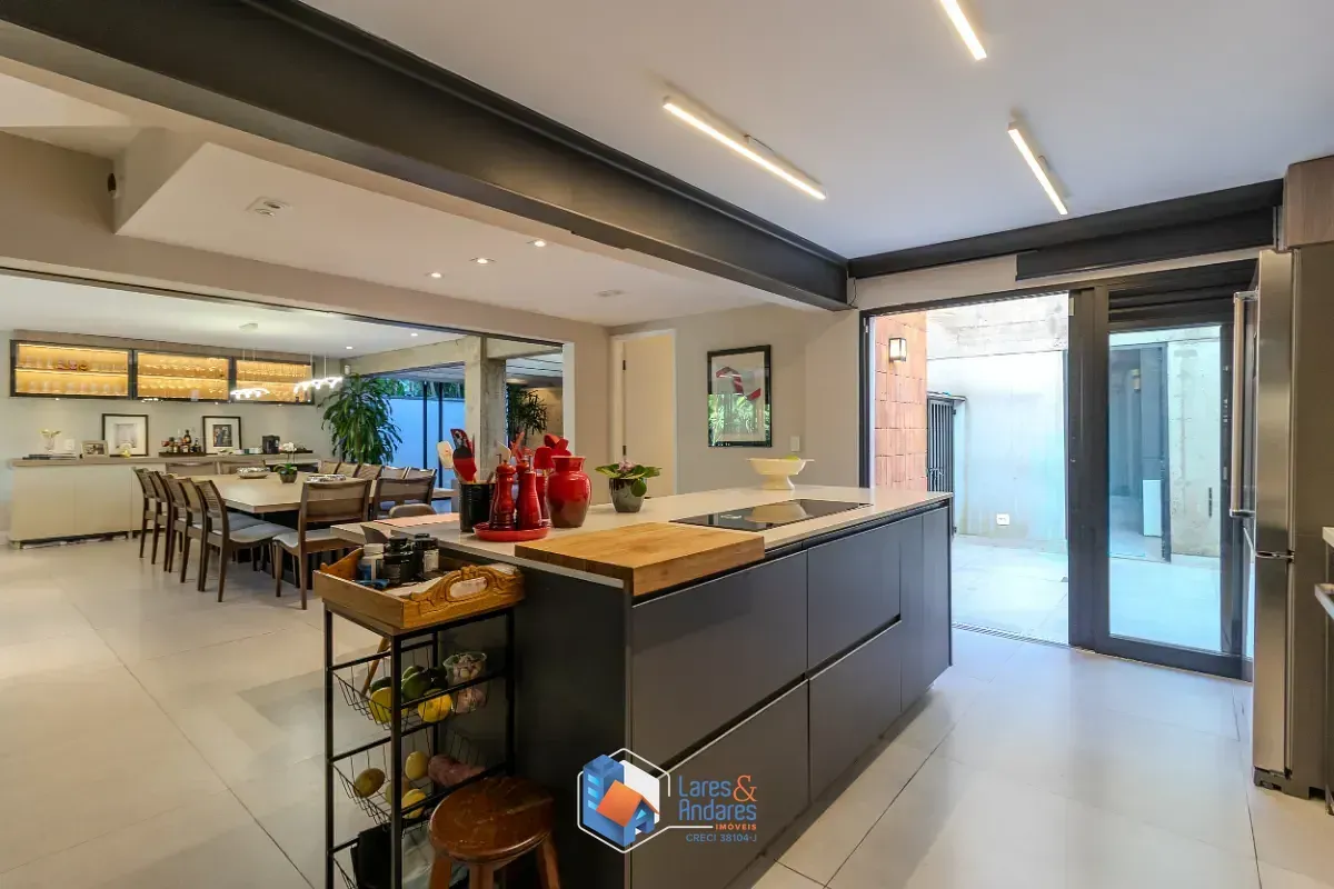 Imagem Casa para venda em Brooklin Paulista com 3 quartos, sendo 3 suítes, 383m²
