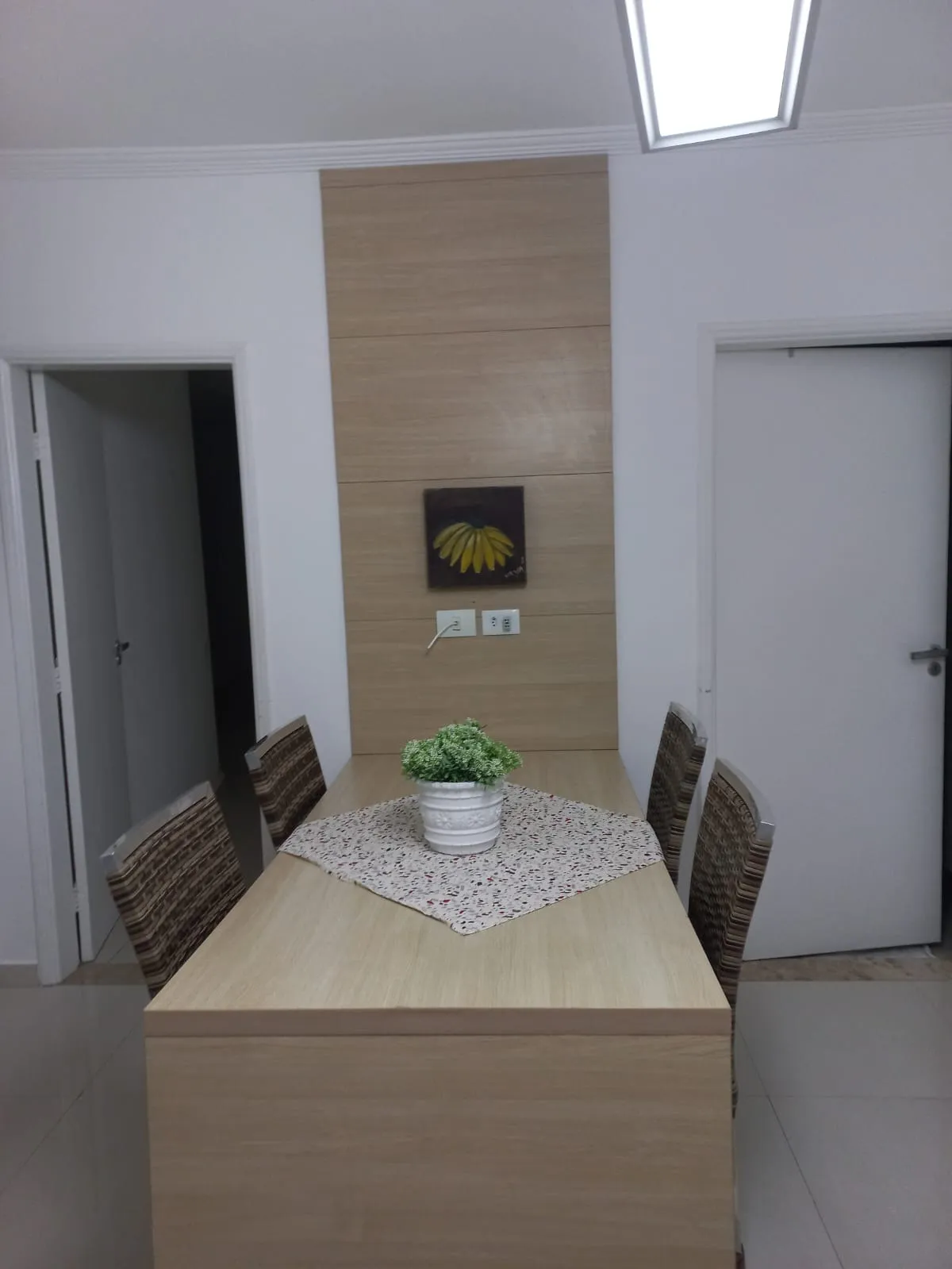 Imagem Encantador apartamento de 176m² no Condomínio Edifício Guarujá Tower à 300Mts da Praia