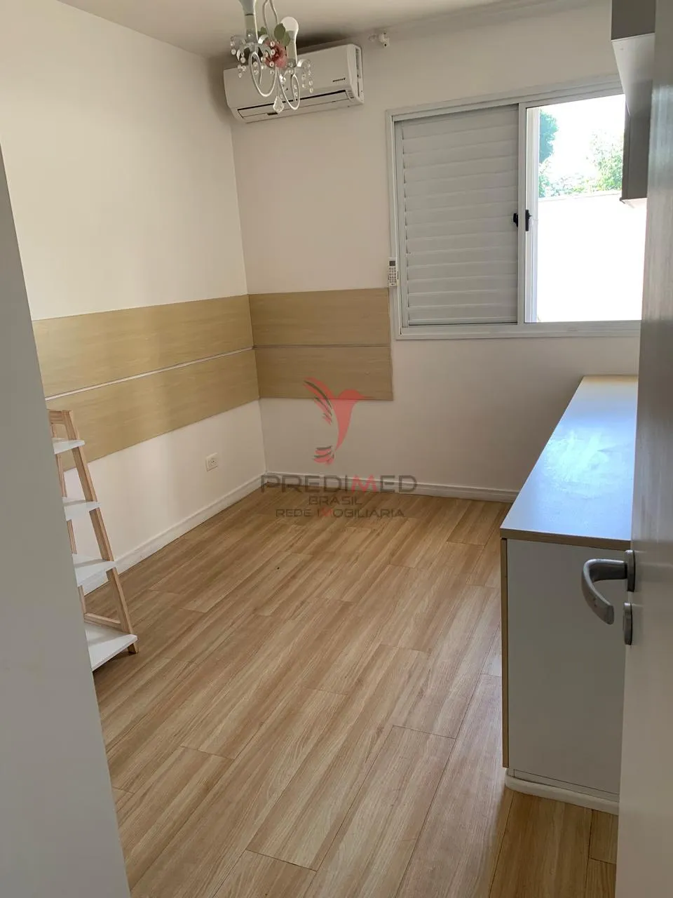 Imagem Vendo casa com 200 mts2, 4 Quartos( 2 Suites ) em condomínio fechado no Morumbi. SP