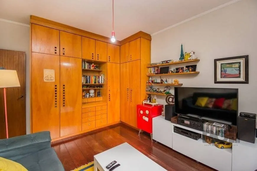 Imagem Casa 279m² - 4 dormitórios, 3 vagas no bairro Santa Tereza
