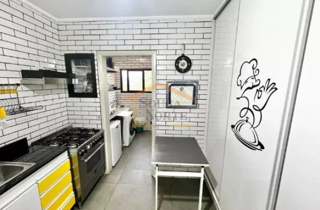 Imagem Apartamento com 96 m². Possui 3 dormitórios, sendo 1 suíte, 2 banheiros, sala ampla com boa ilumi...