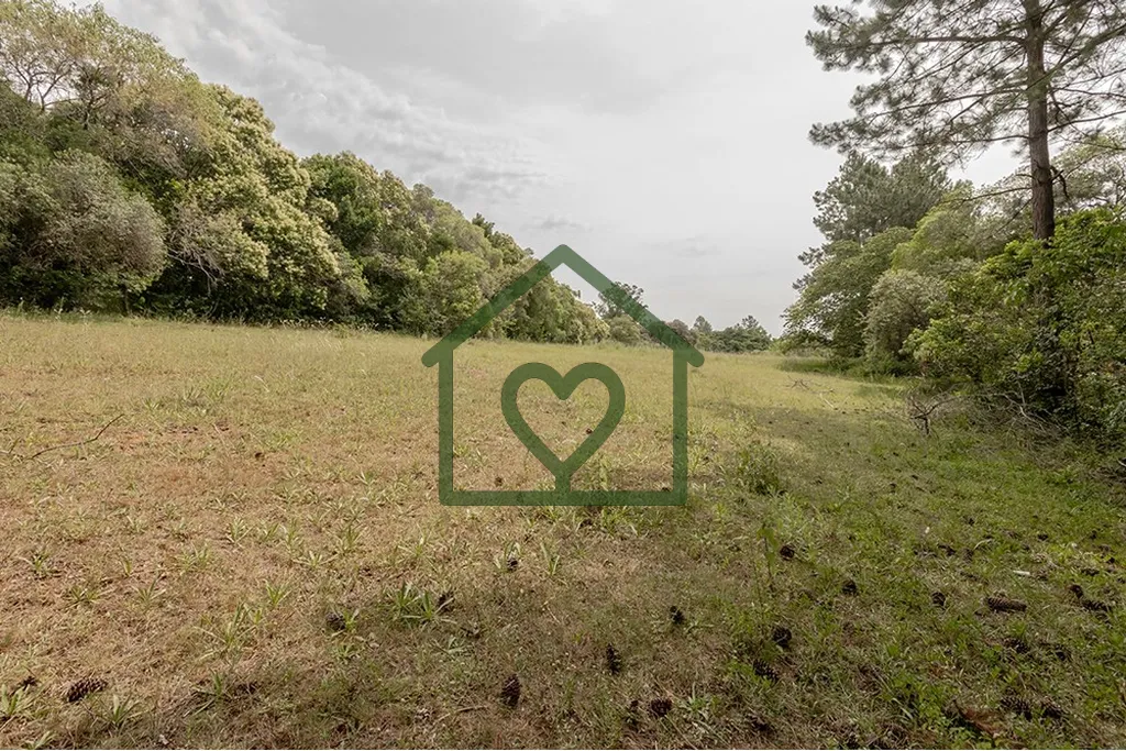 Imagem Descubra uma oportunidade incrível para adquirir um terreno excepcional, localizado na charmosa cid...