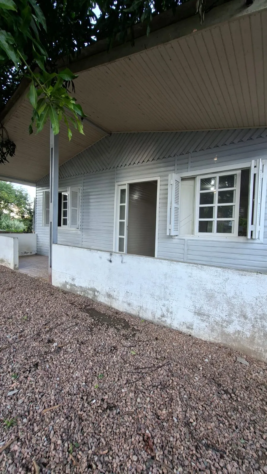 Imagem Casa com amplo pátio e excelente espaço no bairro Mendanha!