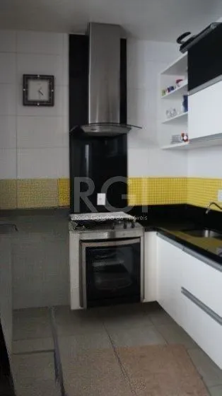 Imagem Apartamento para Venda - 77m², 3 dormitórios, Petrópolis