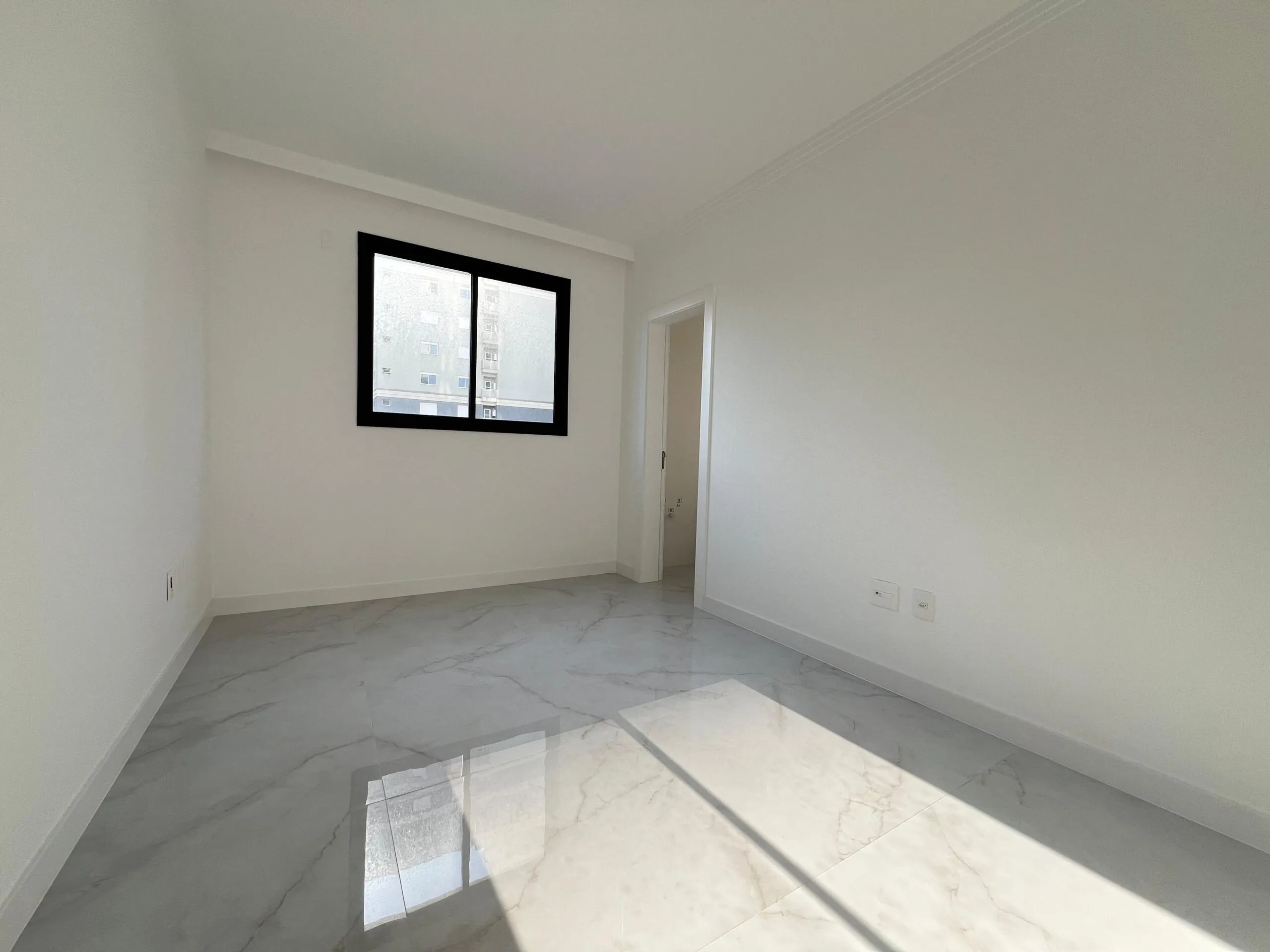 Imagem Apartamento com vista para o mar à venda com 135m2 por R$ 2.150.000,00
