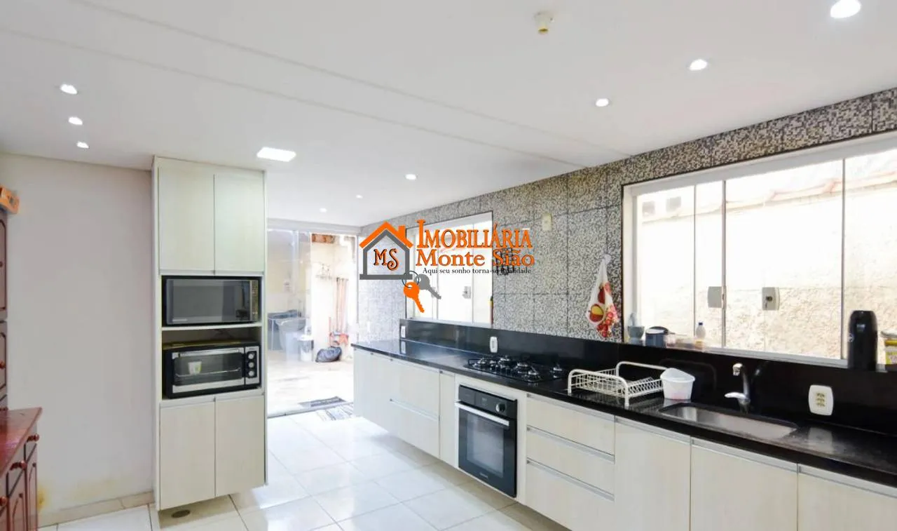 Imagem Sobrado com 3 dormitórios à venda, 266 m² por R$ 600.000 - Jardim Paraventi - Guarulhos/SP