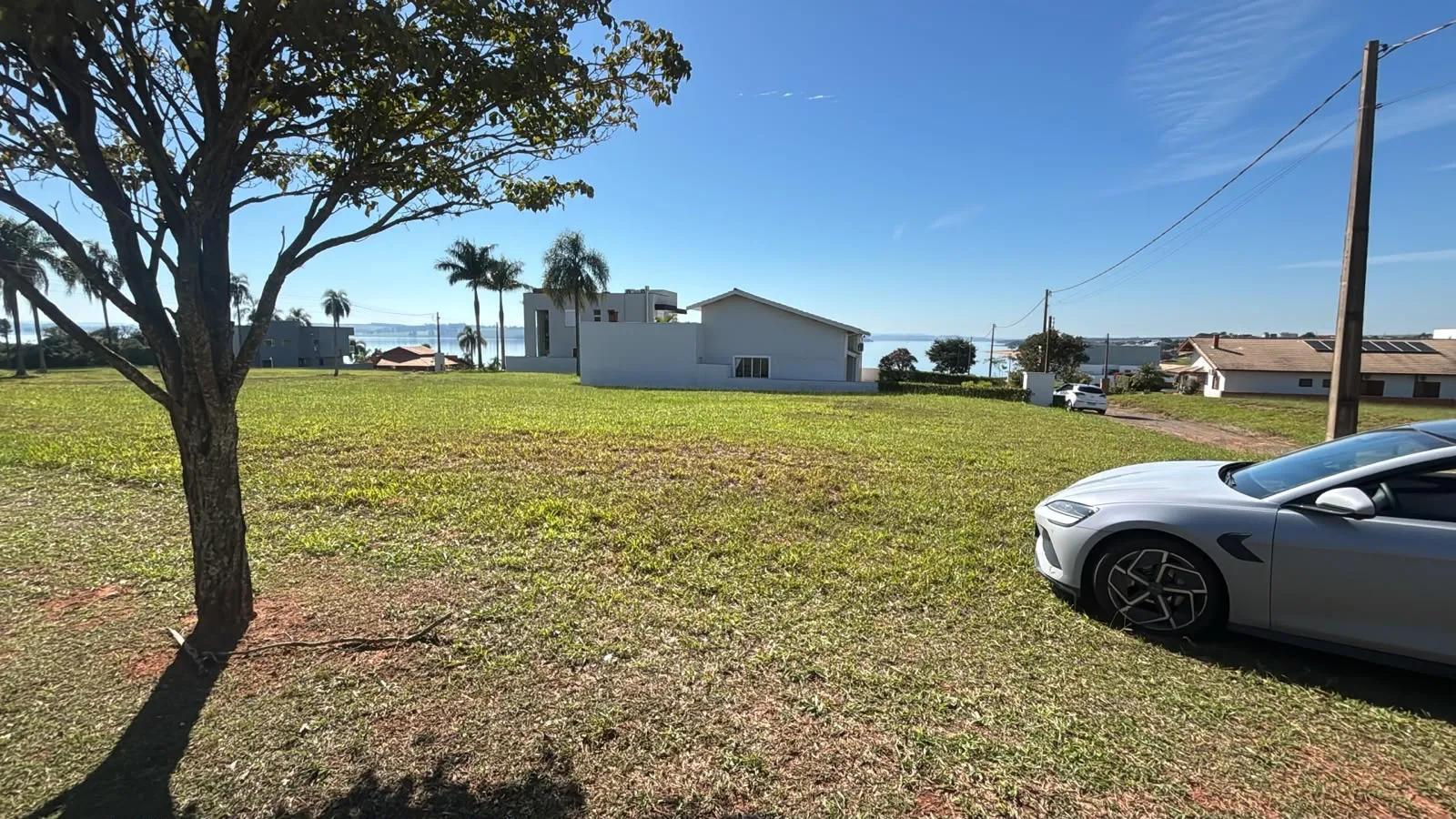 Terreno plano com 683,00m2 Condomínio Riviera de Santa Cristina XIII em Terras de Santa Cristina, PARANAPANEMA - SP