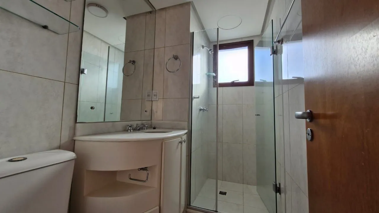 Imagem Apartamento no Menino Deus impecável, 2 dormitórios 1 suíte, 3 banheiros, 1 garagem