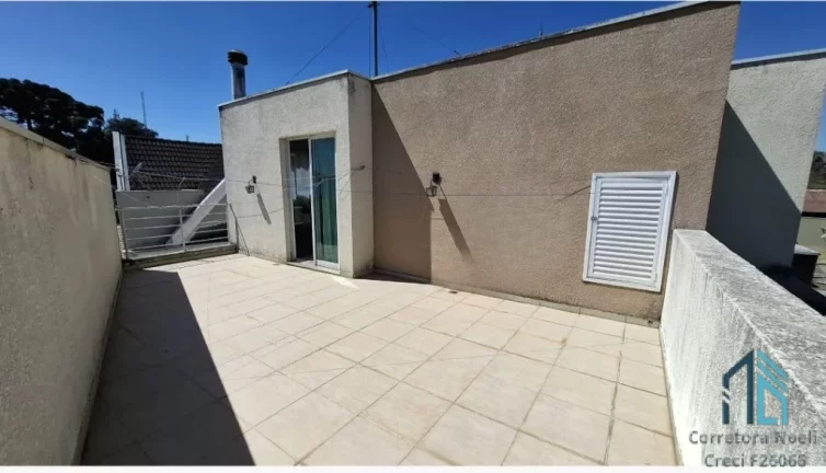 Imagem (Permuta ou financiamento)Sobrado em condomínio, terraço, 03 quartos c/suíte no Vista Alegre em Curitiba PR