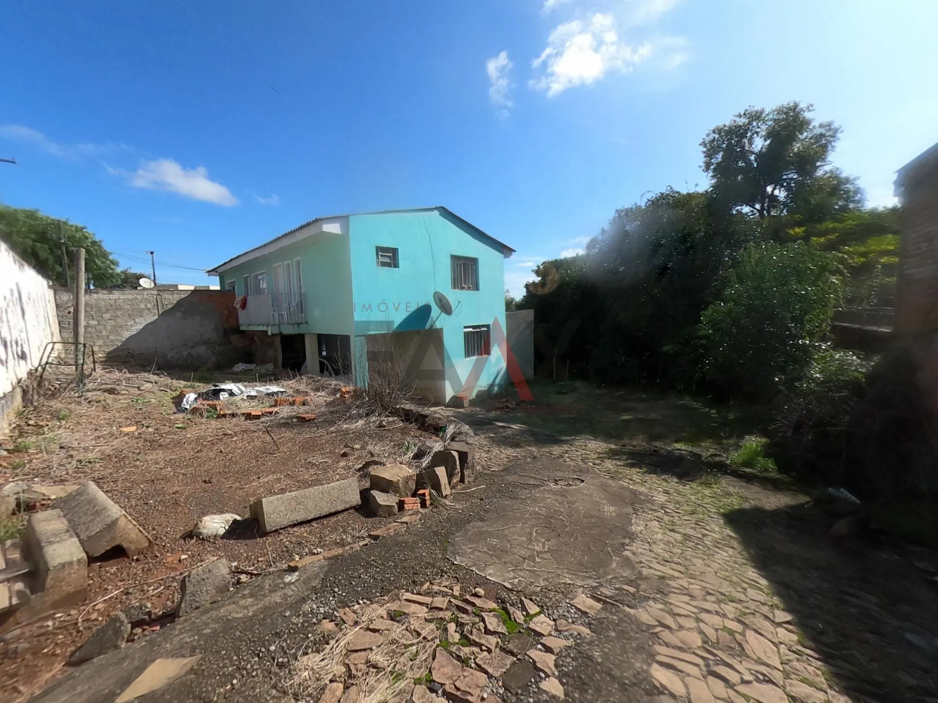 Imagem Casa a venda com terreno de 600m localizado no bairro dos Estados em Guarapuava