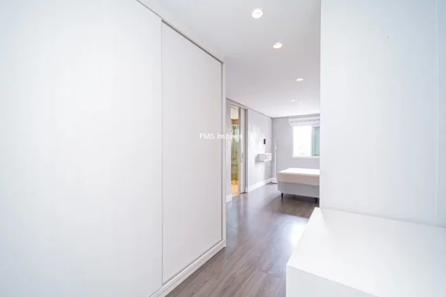 Imagem Venda de Apartamento de Luxo na Vila Olímpia com 2 Suítes, 1 Sala, 3 Vagas e 130m².