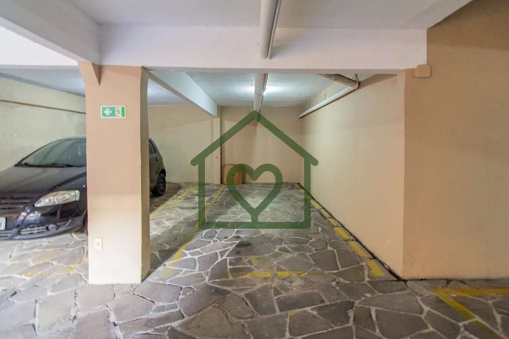 Imagem Apartamento de cobertura, de 1 dormitório com garagem no bairro Petrópolis! 
Desocupado! Ótima op...