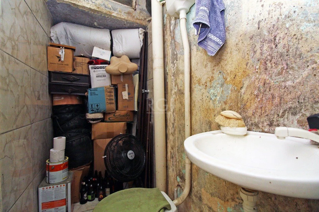 Imagem Casa para Venda - 85m², 2 dormitórios, 1 vaga - Cidade Baixa