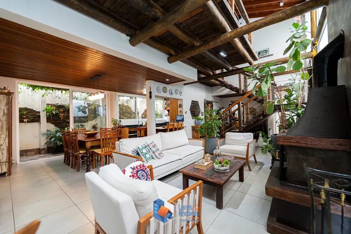 Imagem Casa para venda em Planalto Paulista com 4 quartos, sendo 4 suítes, 326m²