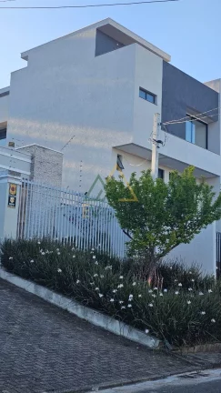 Imagem Sobrado à venda no Bairro Alto Curitiba PR