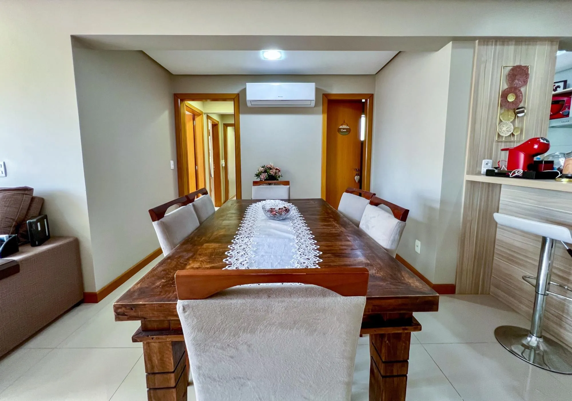 Imagem Apartamento 3 Dormitórios com Suíte e 2 Vagas na Tristeza, próximo ao barra shopping