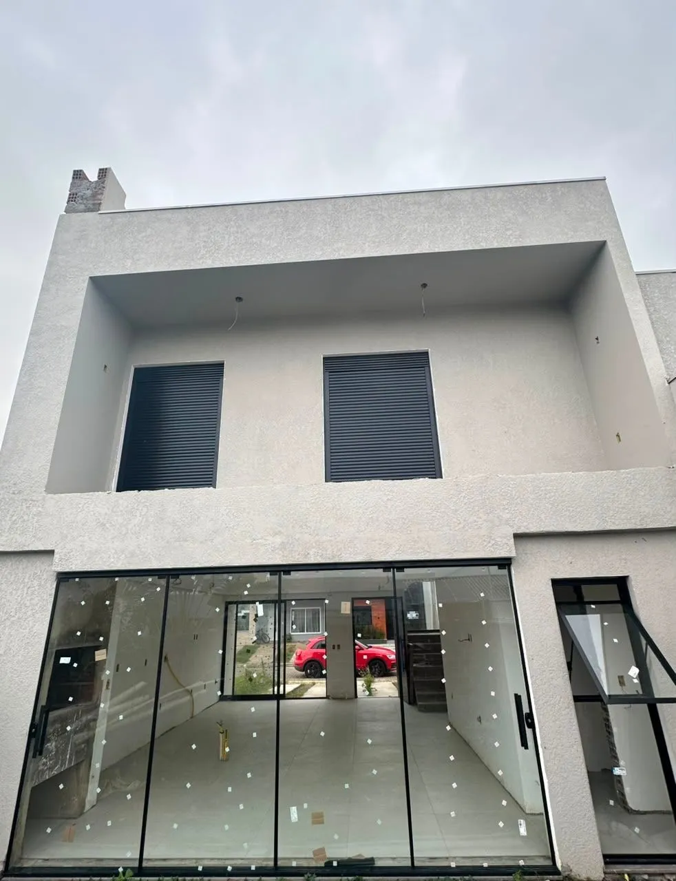 Imagem Casa Moderna com Piscina Privativa e 3 Quartos em Condomínio Fechado
