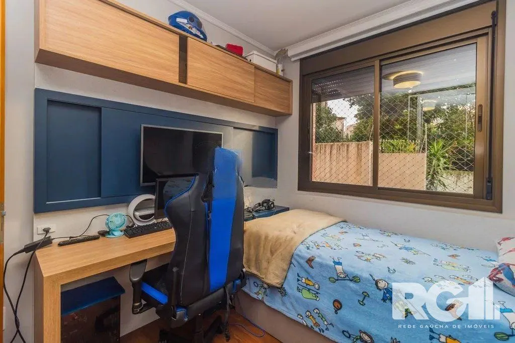 Imagem Apartamento com 94m², 3 quartos, 1 suíte, 2 vagas, no bairro Cristo Redentor em Porto Alegre..