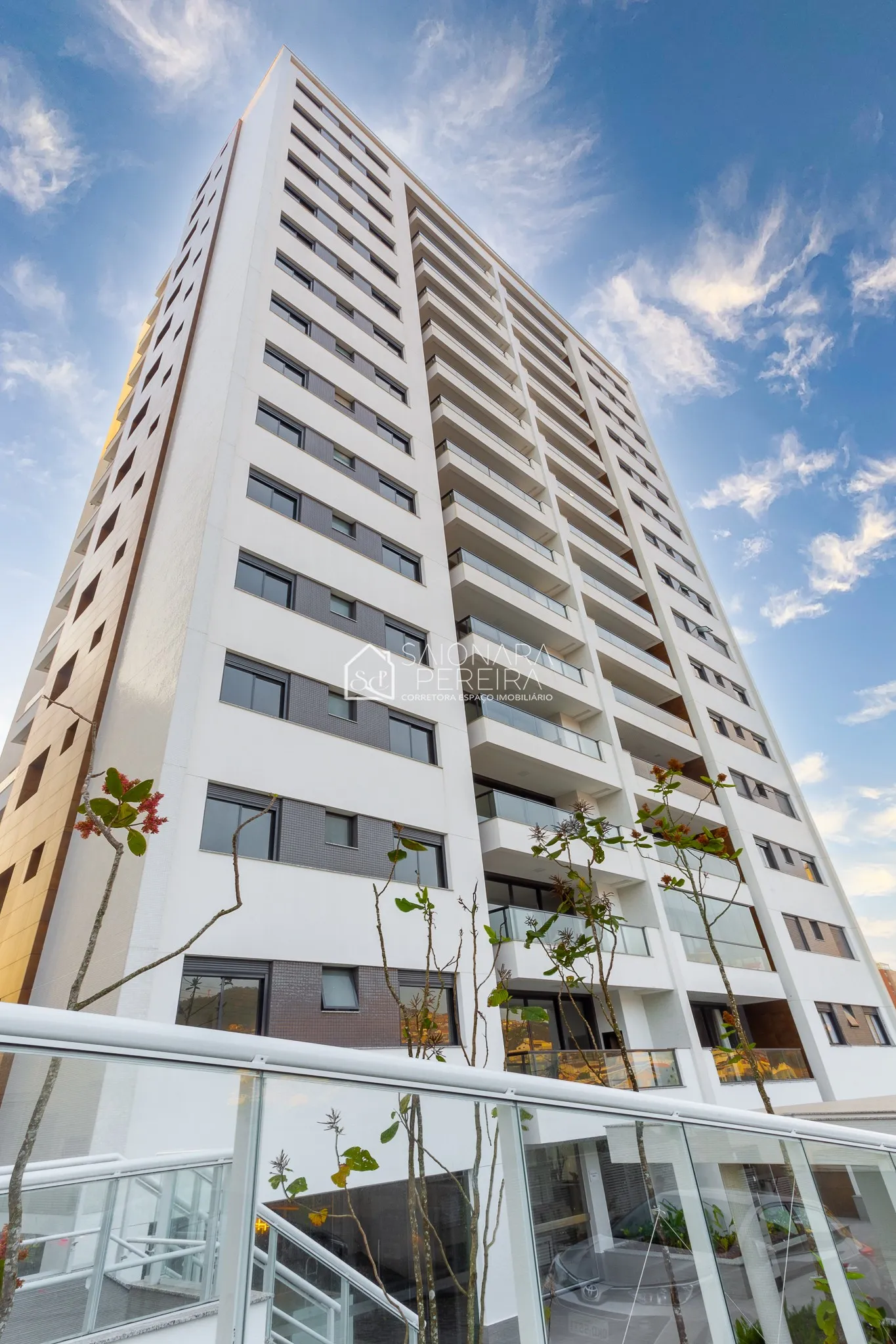 Imagem Apartamento de 3 dormitórios novo semi mobiliado.