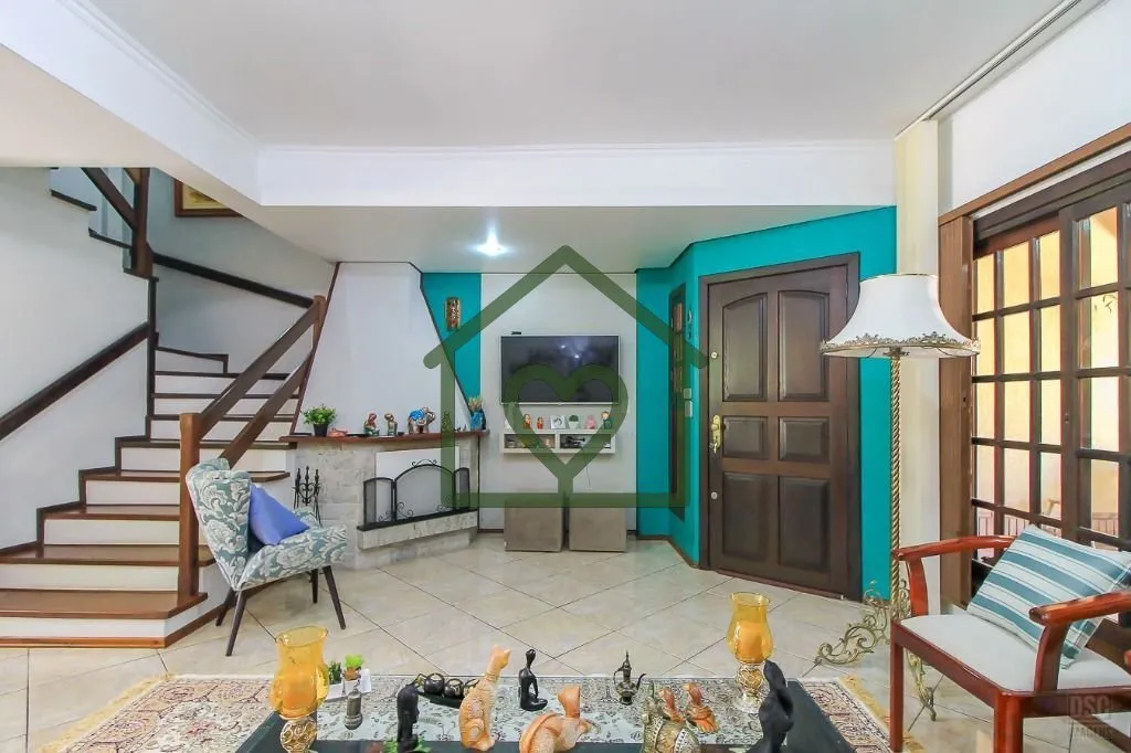 Imagem Casa, estilo sobrado, social integrado com lareira, jantar, cozinha com armários, pátio, pergolado...