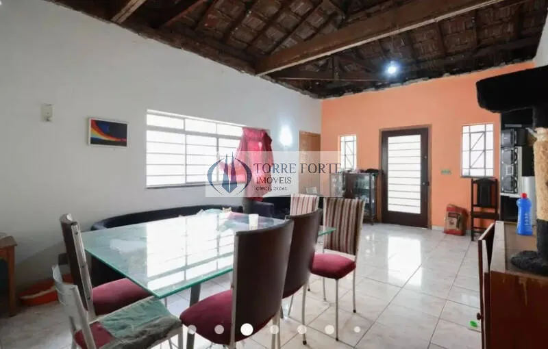 Imagem Casa espaçosa com 250 m², 3 dormitórios, 1 banheiro, 5 vagas de garagem
