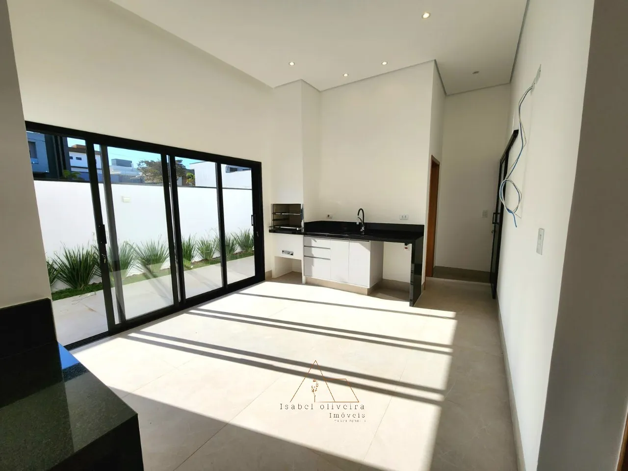 Imagem Casa em Condomínio em Salto-SP, Residencial Central Parque: 3 Quartos, 3 Suítes, 4 Banheiros, 4 Vagas, 213,60 m².