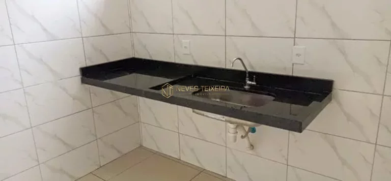 Imagem Excelente apartamento nascente, bem localizado na SQS 413 da Asa Sul vazado.