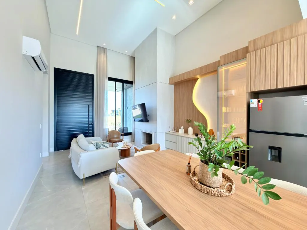 Imagem Casa em Condominio 4 Dormitórios - Bairro Centro