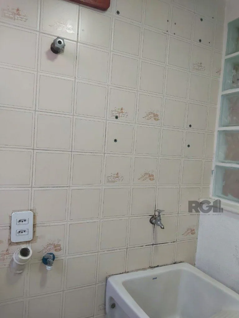 Imagem Vende-se apartamento 2 dorm com vaga, sacada com churrasqueira - 64m² - Partenon