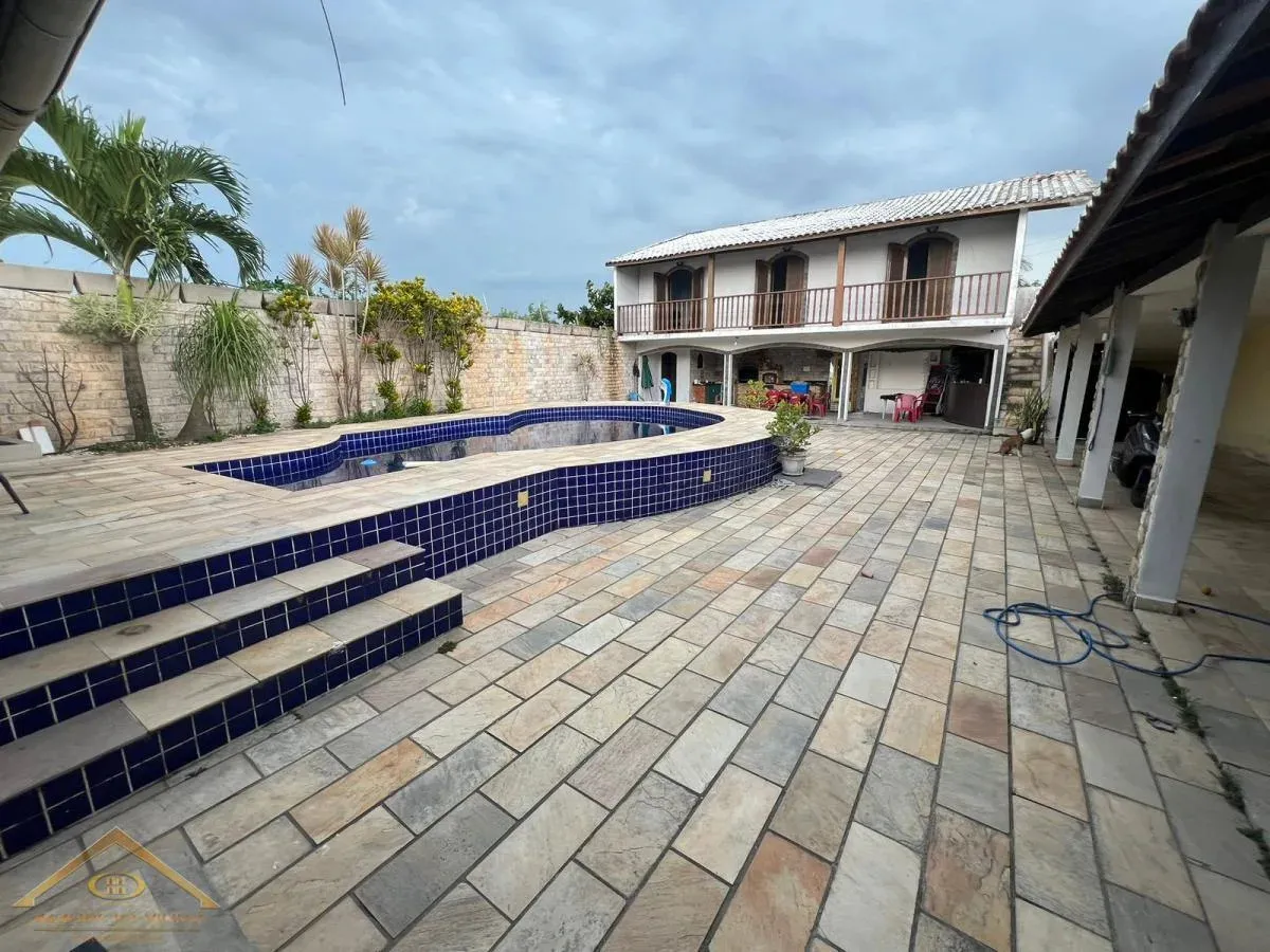 Imagem Casa em Condomínio para Venda em São Pedro da Aldeia / RJ no bairro Campo Redondo