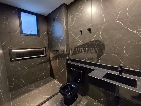 Imagem Casa para venda em Santos, sobreposta alta no Embaré