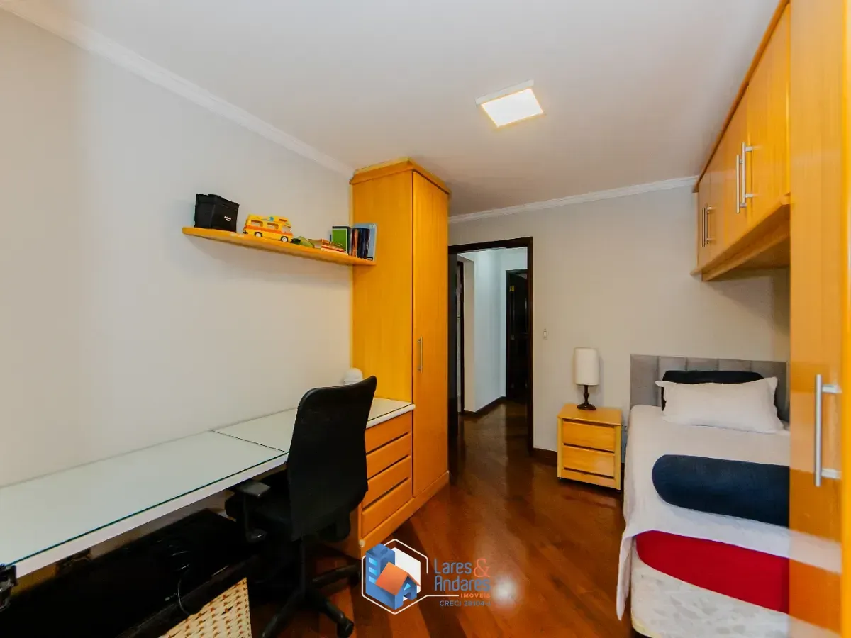 Imagem Casa para venda em Conjunto Residencial Santa Terezinha com 4 quartos, sendo 1 suíte, 192m²