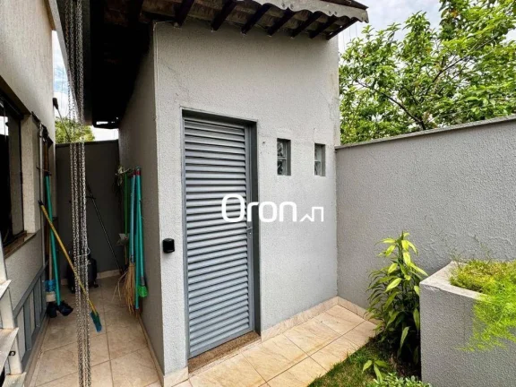 Imagem Casa com 3 dormitórios à venda, 236 m² por R$ 950.000,00 - Setor Faiçalville - Goiânia/GO