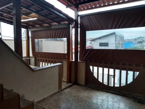 Imagem Enorme Sobrado de Esquina, Ótima localização, Região Central- Ferraz de Vasconcelos- São Paulo