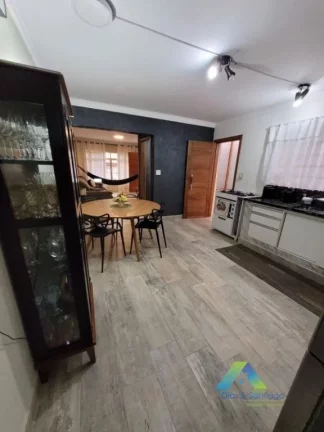 Imagem SANTO ANDRÉ CASA 241m², 5 dormitórios, 4 vagas ótima localização e valor
