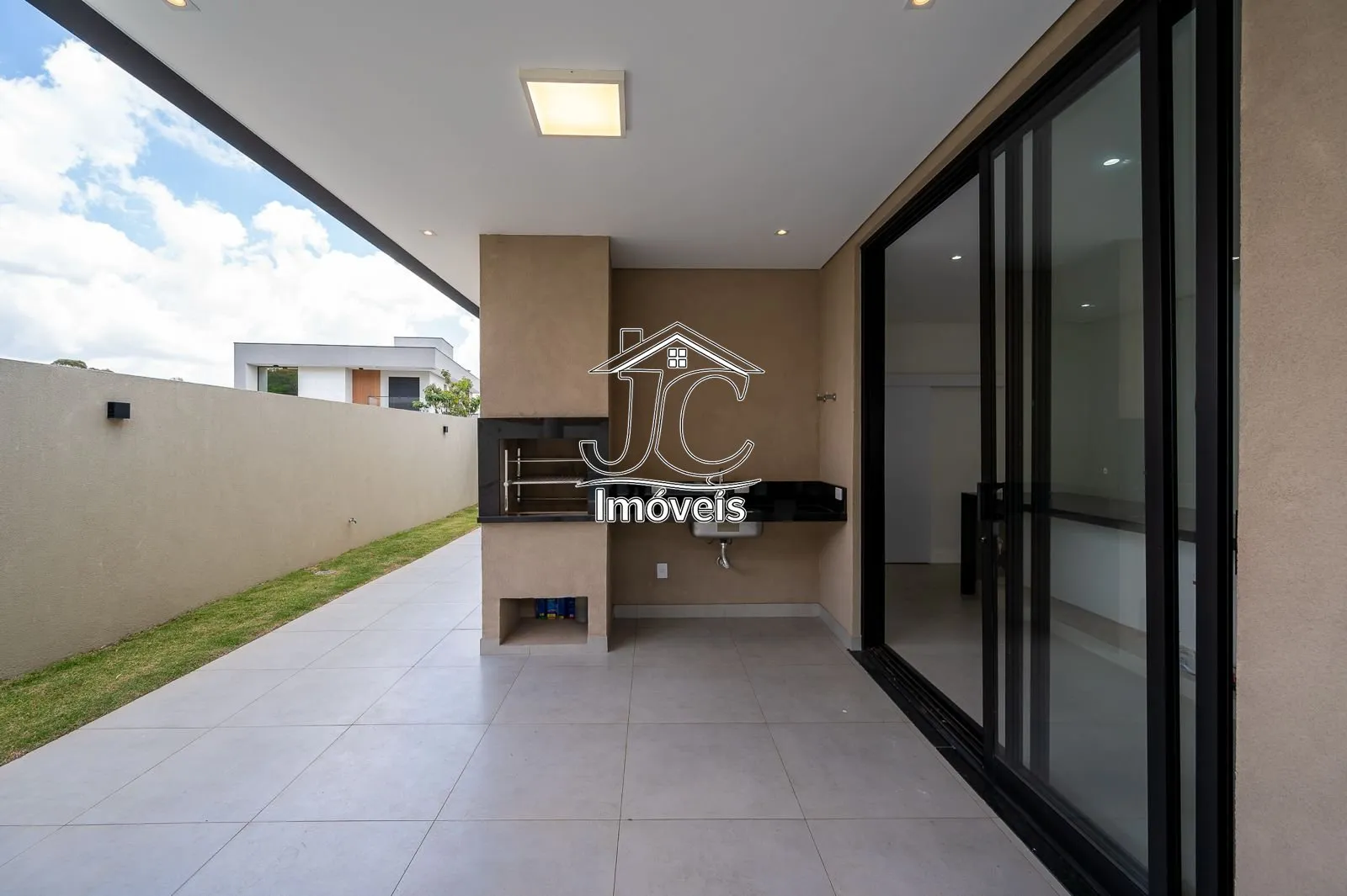 Imagem Casa com 4 Suítes, 330 m², aluguel por R$ 17.000/mês ou à venda por R$ 2.700.000 - Condomínio Residencial Arboretum - Vinhedo/SP
