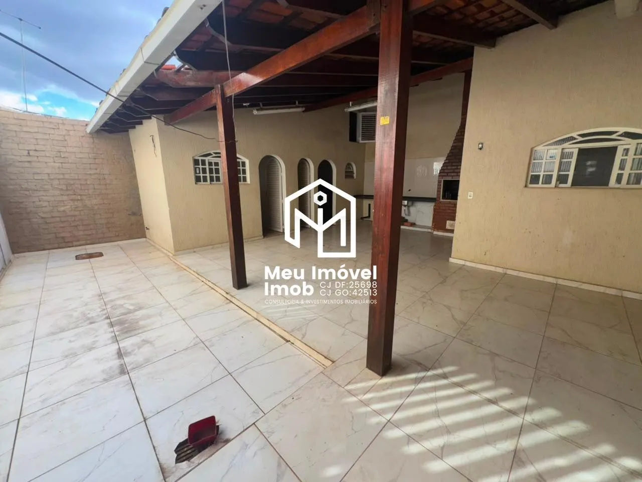 Imagem Casa 4 Quartos 2 Suítes 4 Vagas 340m² Taguatinga Norte/DF