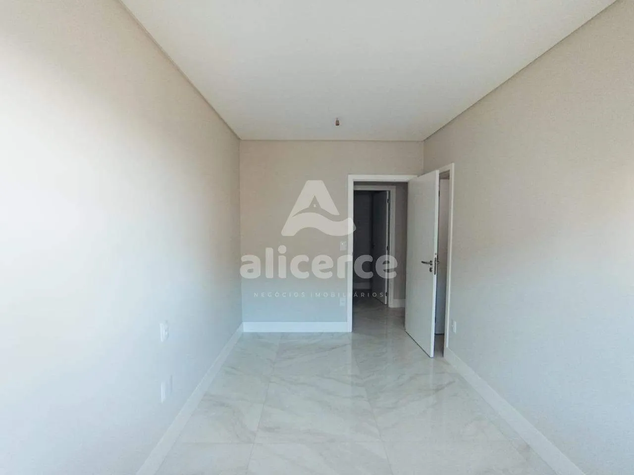 Imagem Apartamento à venda com 2 quartos 2 suítes, 96m² em Campinas São José