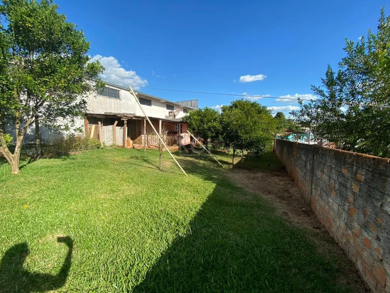 Imagem Casa com 3 quartos, 1 suíte, vaga, varanda, no bairro Hilda, Cruz Alta/RS