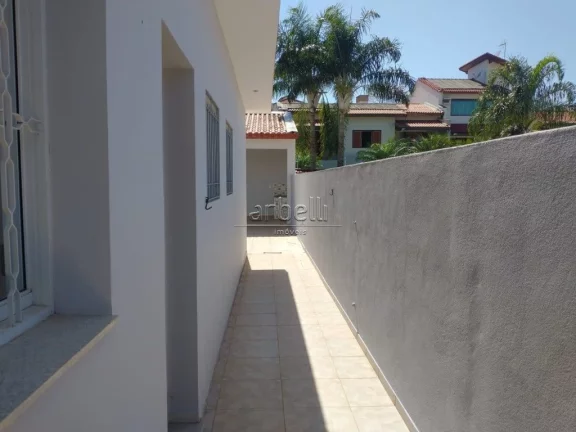 Imagem CASA COM ÓTIMO ACABAMENTO ,PORTÃO AUTOMÁTICO, SALA GRANDE COM SACADA,SUÍTE COM CLOSET, BANHEIRO ...