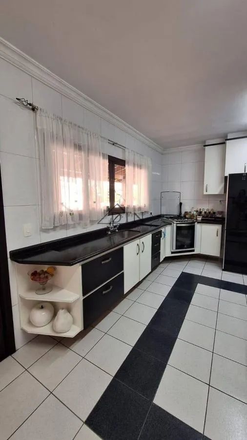 Imagem Casa para Venda em São Bernardo do Campo, Parque Terra Nova II, 3 dormitórios, 3 suítes, 4 banheiros, 4 vagas