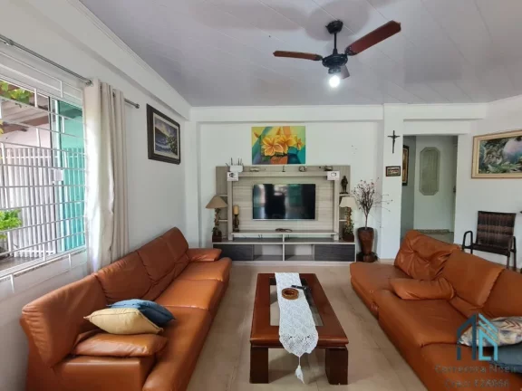 Imagem Sobrado mobiliado, 05 quartos sendo 03 suítes, Bom Retiro em Matinhos PR